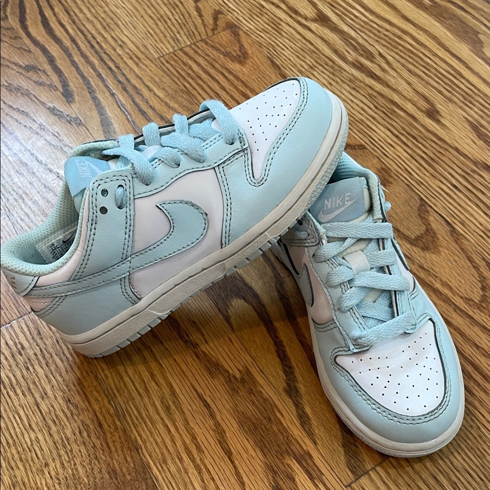 Kid’s Nike Dunk Low White/Glacier Blue Sneakers/Shoes. Size 12C.